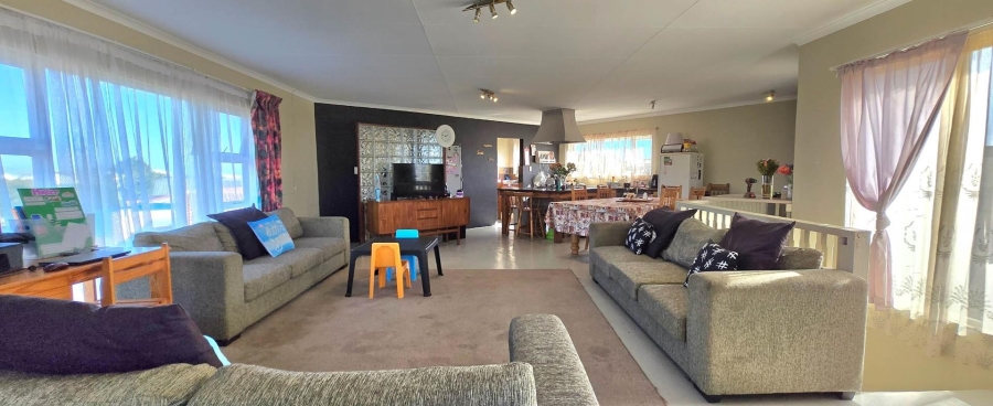 4 Bedroom Property for Sale in Franskraal Western Cape